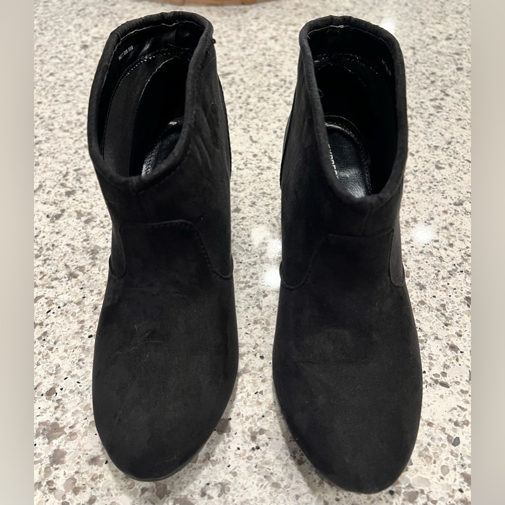 Express Suede Booties Size 8 - Picture 2 of 5